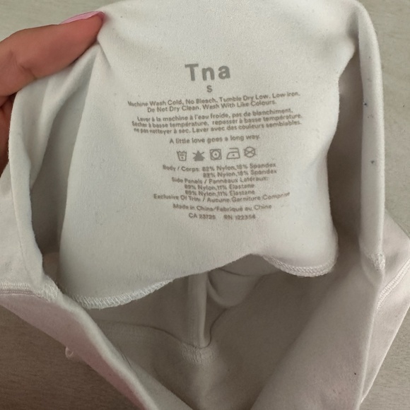 Aritzia high rise white biker short with mesh detail - Picture 3 of 3